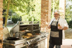 Napoleon Prestige PRO 825 Portable Grill On Cart -Prime Heat pro825 lifestyle13 08509.1591032201.1500.1500